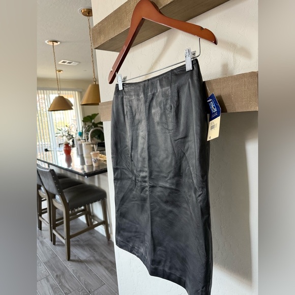Hilard & Hanson|Vintage black 100% lamb leather pencil skirt size 6•••NWT - Picture 3 of 9